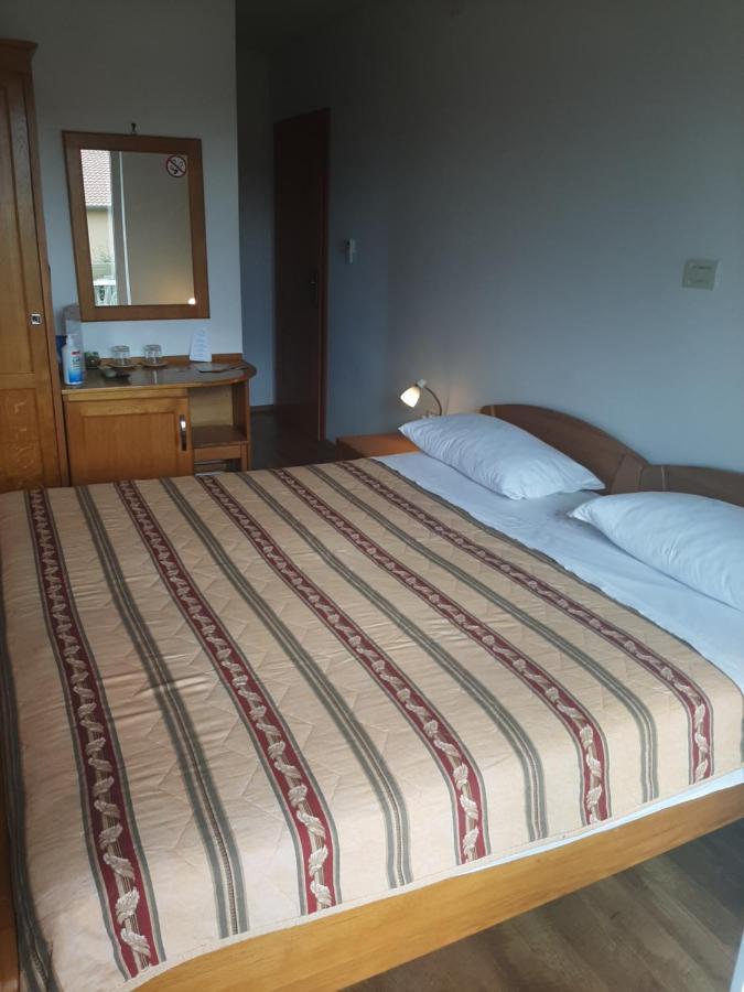 Room Eta Cres Eksteriør bilde