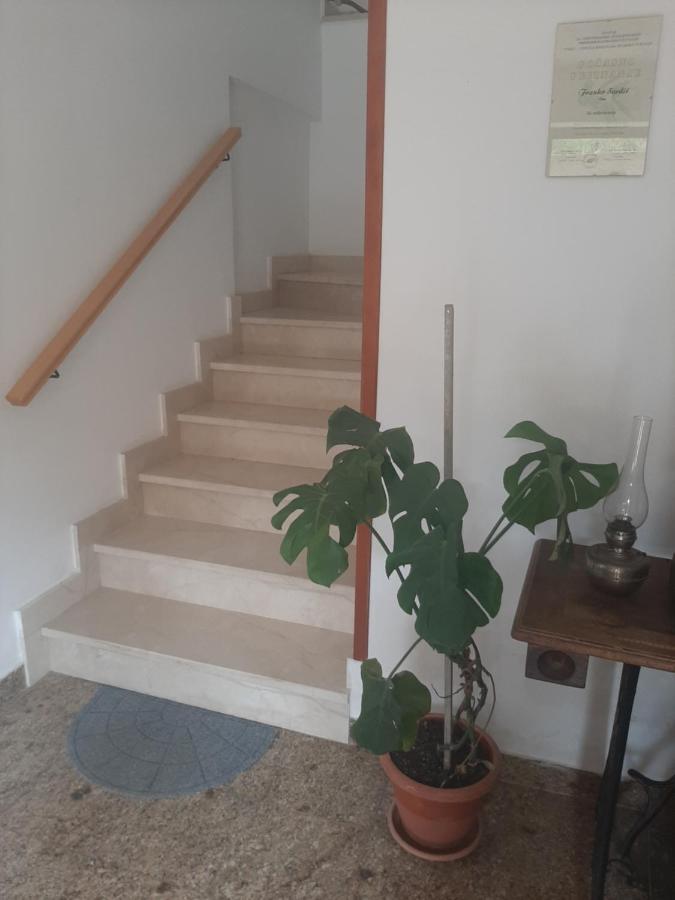 Room Eta Cres Eksteriør bilde